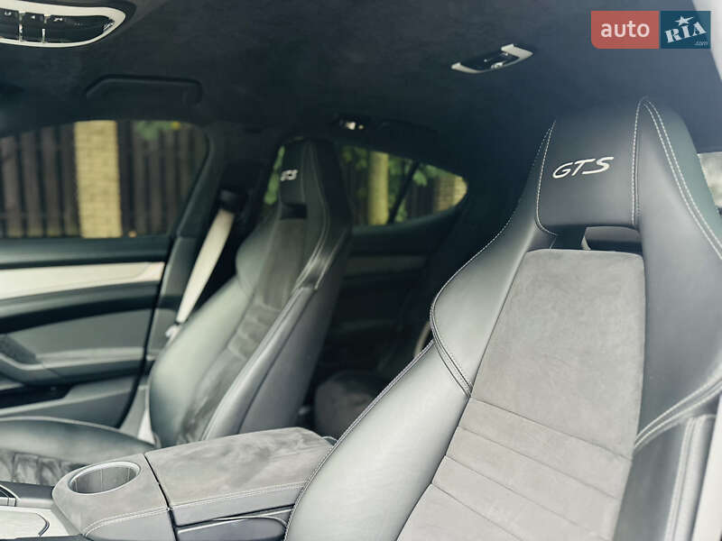 Фастбек Porsche Panamera 2012 в Києві фото 24 Фастбек Porsche Panamera 2012 в Києві