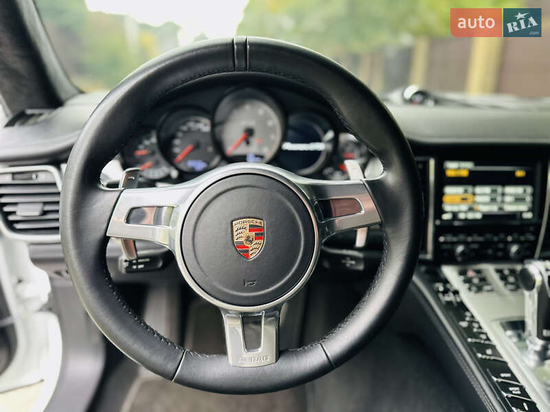 Фастбек Porsche Panamera 2012 в Києві фото 28 Фастбек Porsche Panamera 2012 в Києві