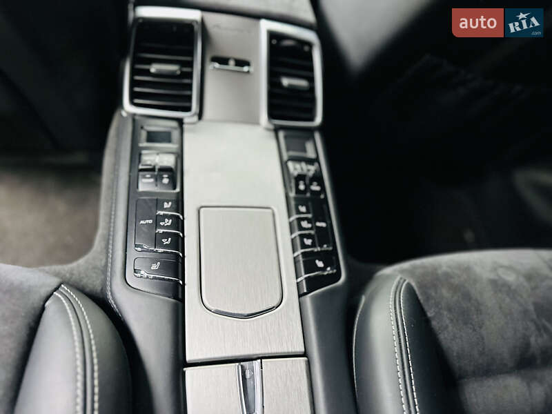Фастбек Porsche Panamera 2012 в Києві фото 34 Фастбек Porsche Panamera 2012 в Києві