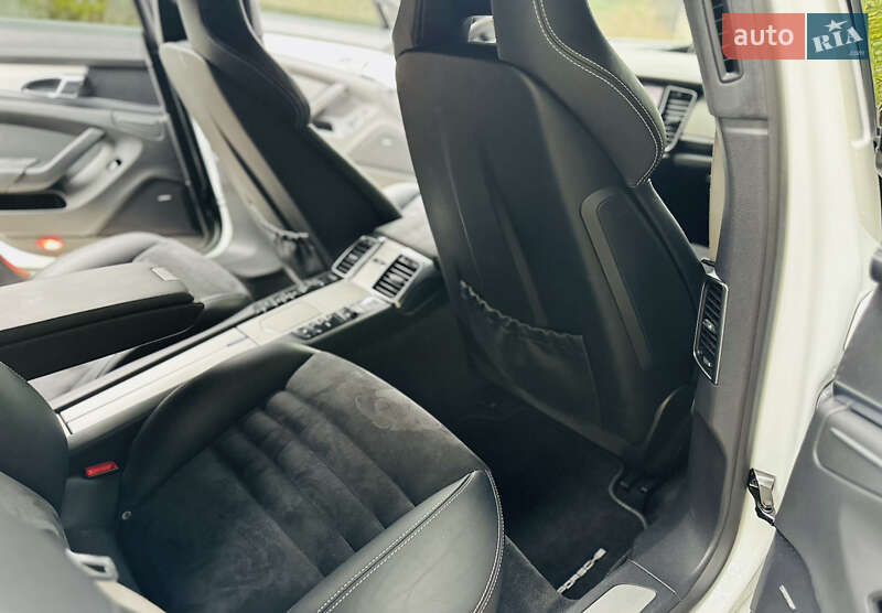 Фастбек Porsche Panamera 2012 в Києві фото 37 Фастбек Porsche Panamera 2012 в Києві