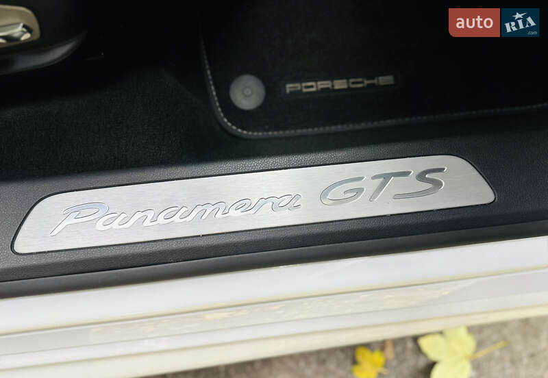 Фастбек Porsche Panamera 2012 в Києві фото 48 Фастбек Porsche Panamera 2012 в Києві