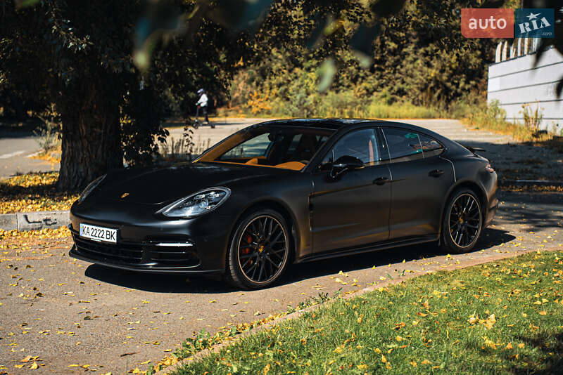 Фастбэк Porsche Panamera 2020 в Киеве