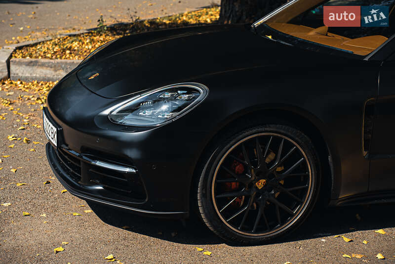 Фастбэк Porsche Panamera 2020 в Киеве