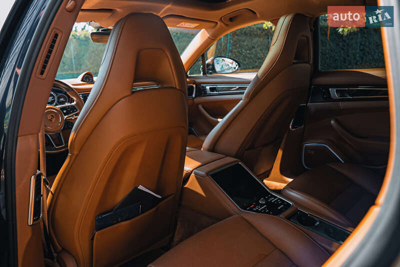 Фастбэк Porsche Panamera 2020 в Киеве