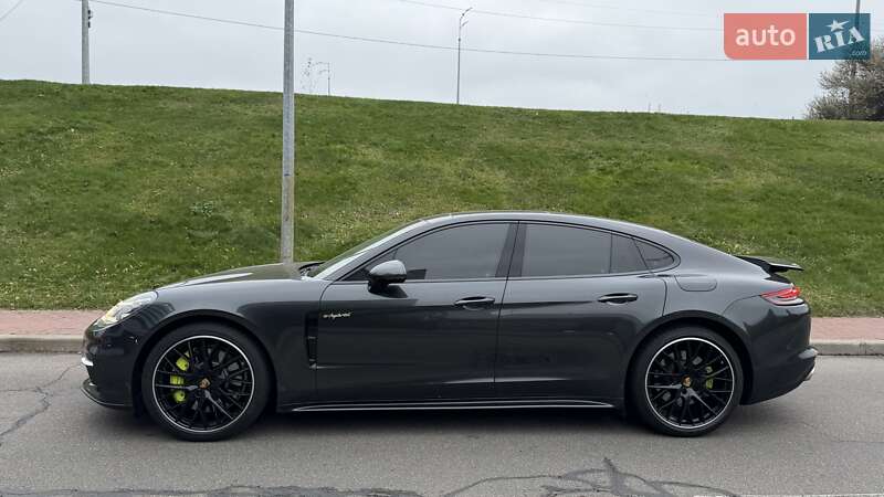 Фастбек Porsche Panamera 2017 в Києві фото 5 Фастбек Porsche Panamera 2017 в Києві