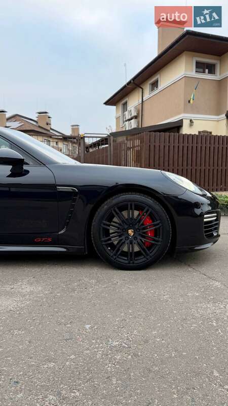 Фастбэк Porsche Panamera 2015 в Киеве