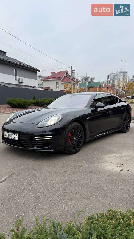 Фастбэк Porsche Panamera 2015 в Киеве