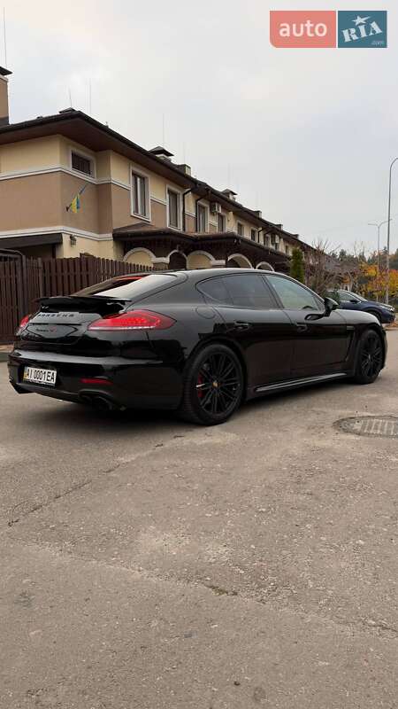 Фастбэк Porsche Panamera 2015 в Киеве