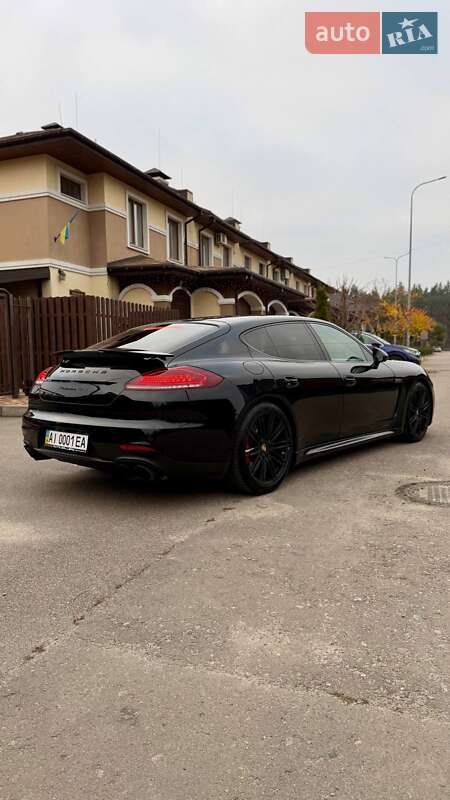 Фастбэк Porsche Panamera 2015 в Киеве