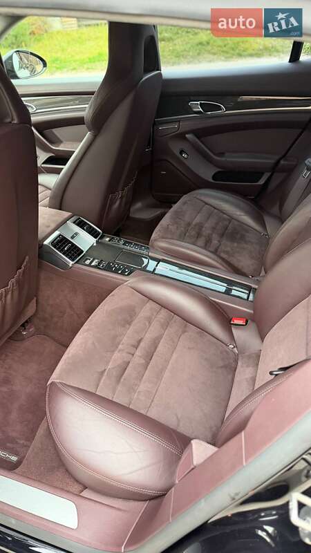 Фастбэк Porsche Panamera 2015 в Киеве
