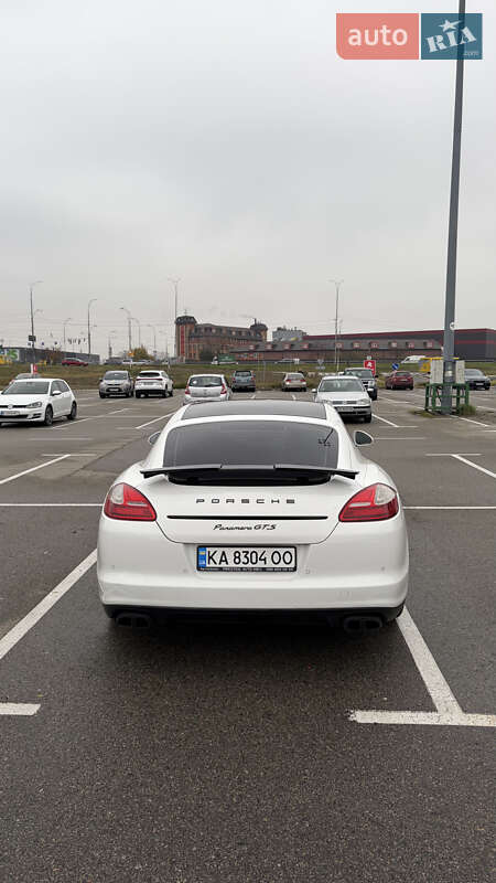 Фастбек Porsche Panamera 2012 в Києві