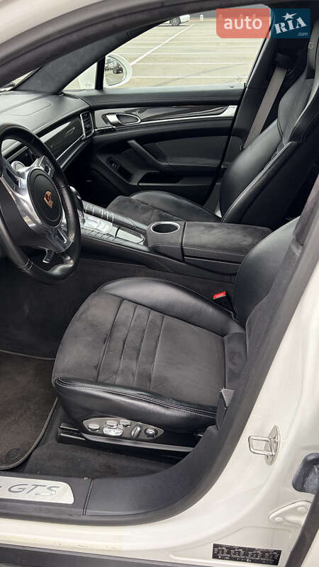 Фастбек Porsche Panamera 2012 в Києві
