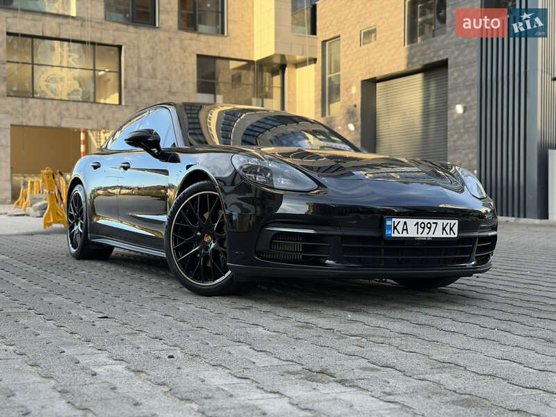 Фастбэк Porsche Panamera 2018 в Киеве фото 3 Фастбэк Porsche Panamera 2018 в Киеве