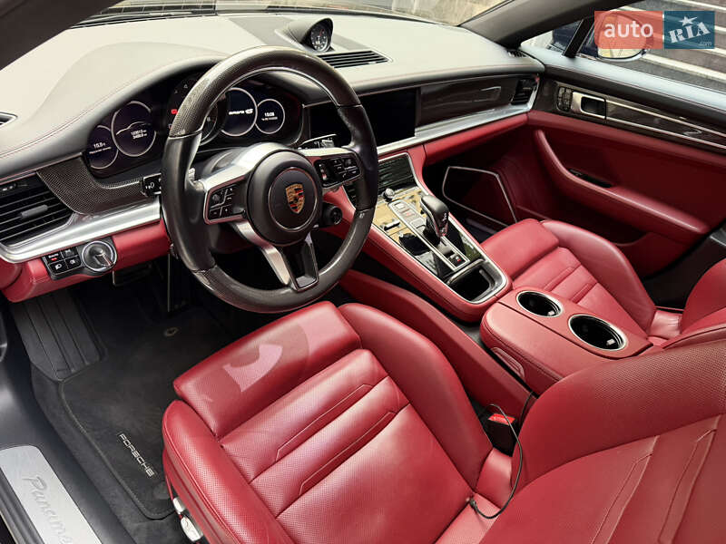 Фастбэк Porsche Panamera 2018 в Киеве фото 23 Фастбэк Porsche Panamera 2018 в Киеве