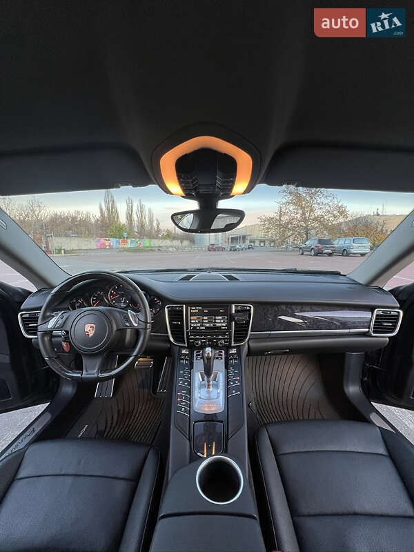 Фастбек Porsche Panamera 2013 в Києві фото 19 Фастбек Porsche Panamera 2013 в Києві