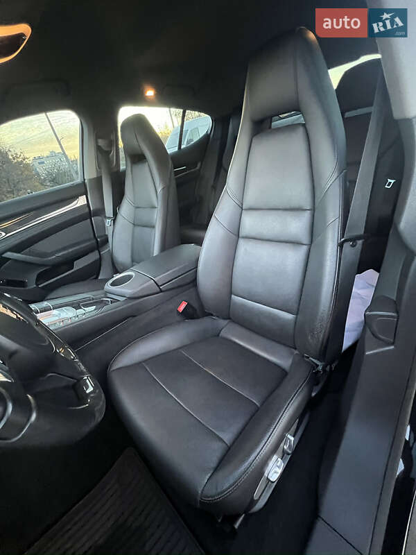 Фастбек Porsche Panamera 2013 в Києві фото 27 Фастбек Porsche Panamera 2013 в Києві