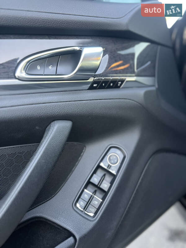 Фастбек Porsche Panamera 2013 в Києві фото 34 Фастбек Porsche Panamera 2013 в Києві