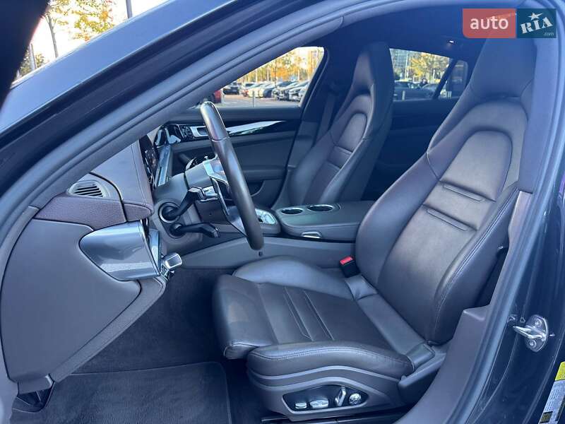 Фастбэк Porsche Panamera 2018 в Киеве фото 11 Фастбэк Porsche Panamera 2018 в Киеве