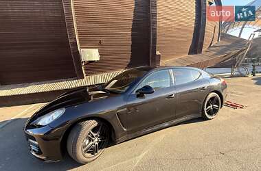 Фастбэк Porsche Panamera 2010 в Одессе