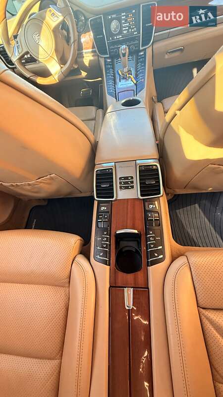 Фастбек Porsche Panamera 2010 в Одесі фото 16 Фастбек Porsche Panamera 2010 в Одесі
