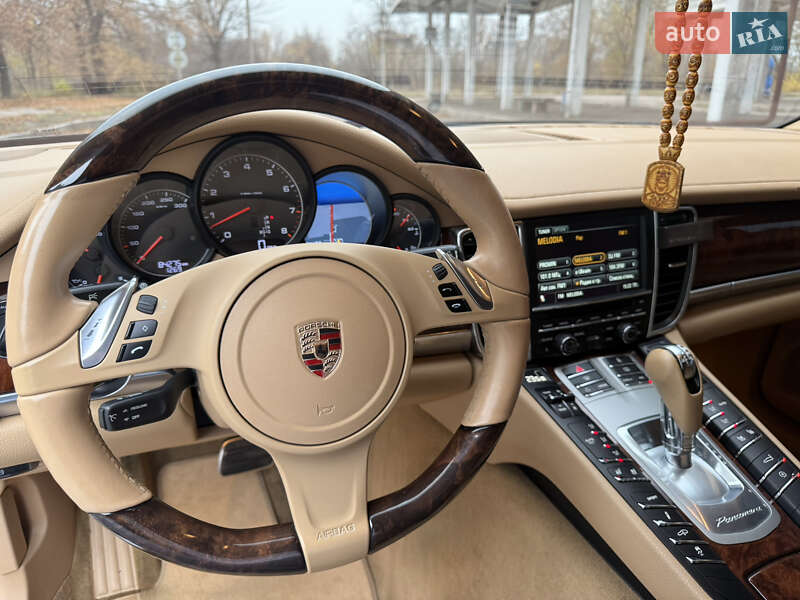 Фастбэк Porsche Panamera 2012 в Черкассах фото 20 Фастбэк Porsche Panamera 2012 в Черкассах