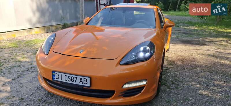 Фастбэк Porsche Panamera 2010 в Черновцах