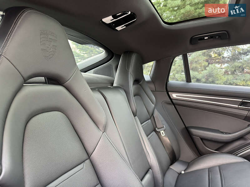 Фастбэк Porsche Panamera 2022 в Одессе