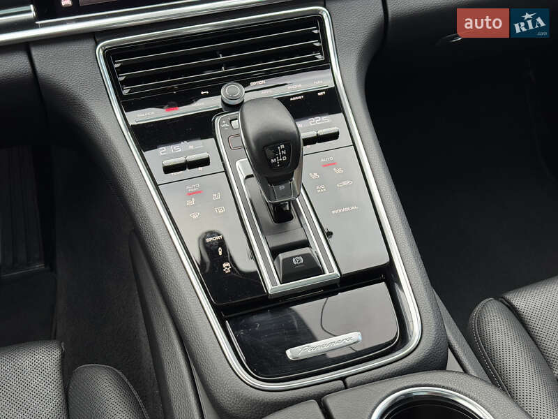 Фастбэк Porsche Panamera 2022 в Одессе