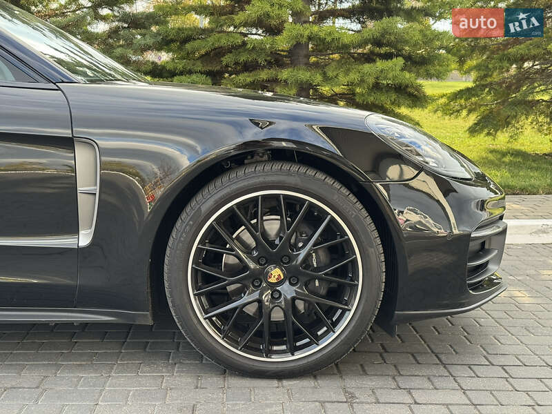 Фастбэк Porsche Panamera 2022 в Одессе