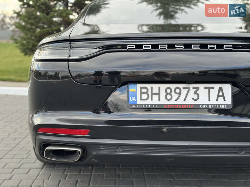 Фастбэк Porsche Panamera 2022 в Одессе