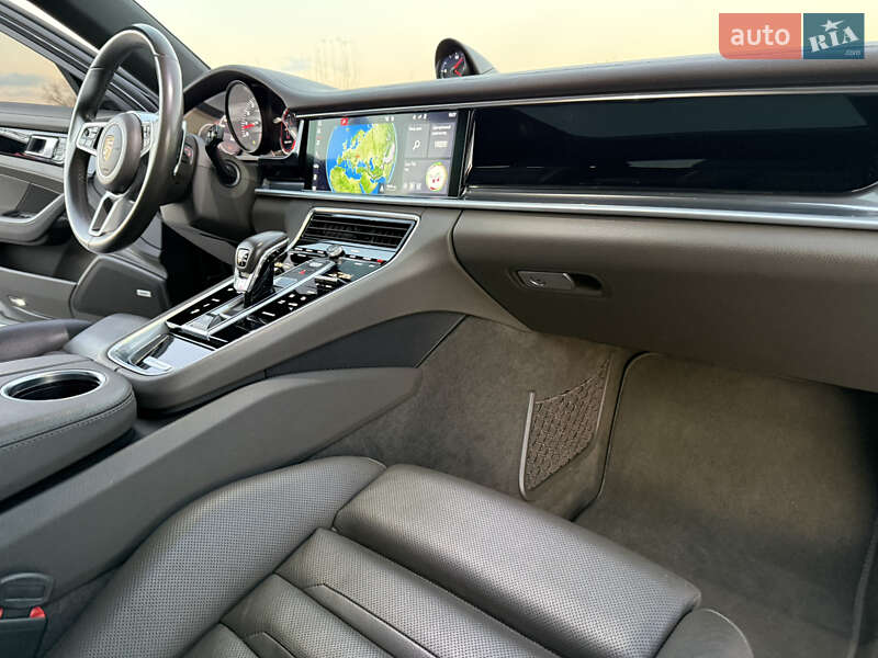 Фастбек Porsche Panamera 2018 в Києві