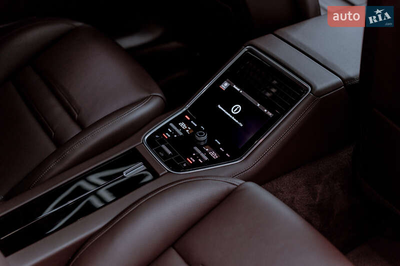 Фастбек Porsche Panamera 2020 в Дніпрі фото 23 Фастбек Porsche Panamera 2020 в Дніпрі