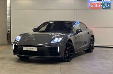 Фастбэк Porsche Panamera 2025 в Киеве