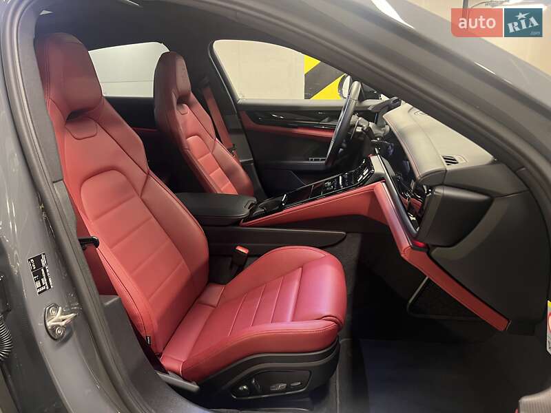 Фастбэк Porsche Panamera 2025 в Киеве