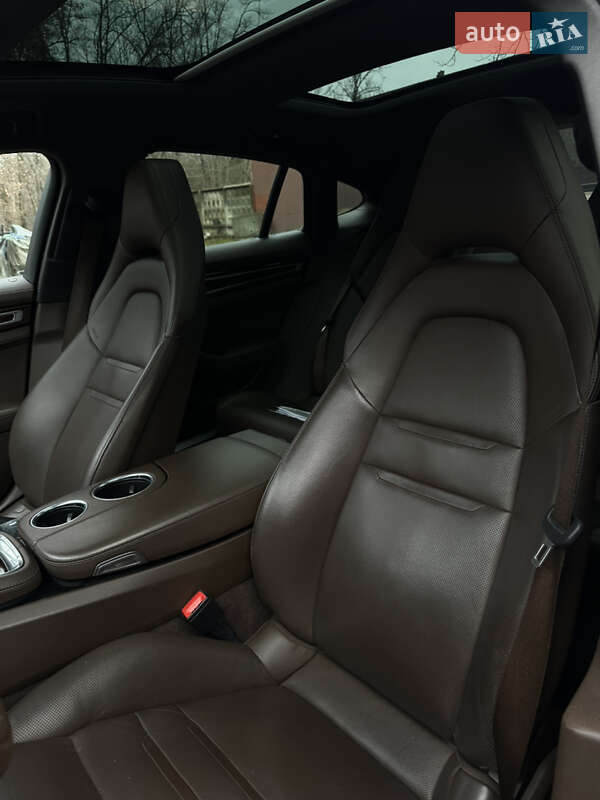 Фастбек Porsche Panamera 2017 в Києві