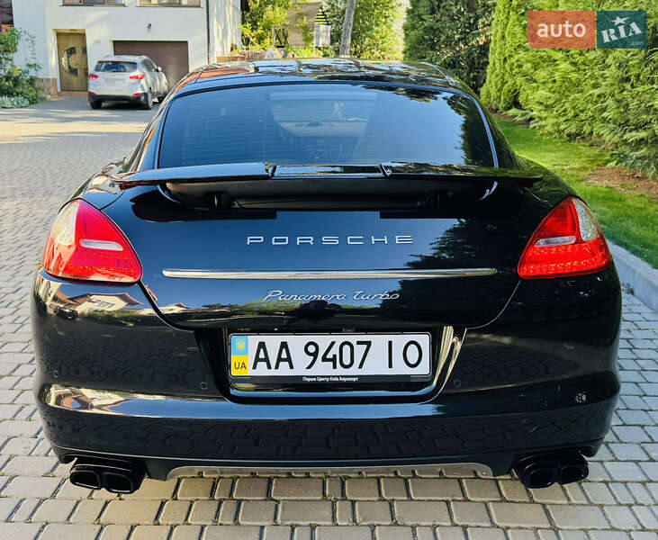 Фастбэк Porsche Panamera 2010 в Одессе