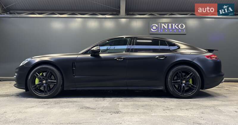 Фастбэк Porsche Panamera 2017 в Киеве