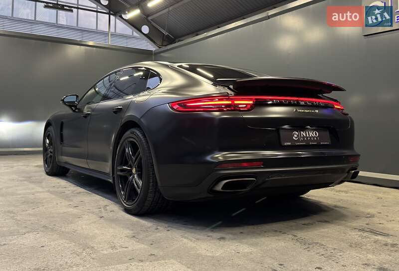 Фастбэк Porsche Panamera 2017 в Киеве