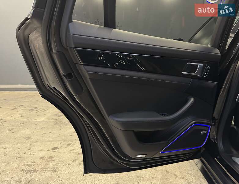 Фастбэк Porsche Panamera 2017 в Киеве