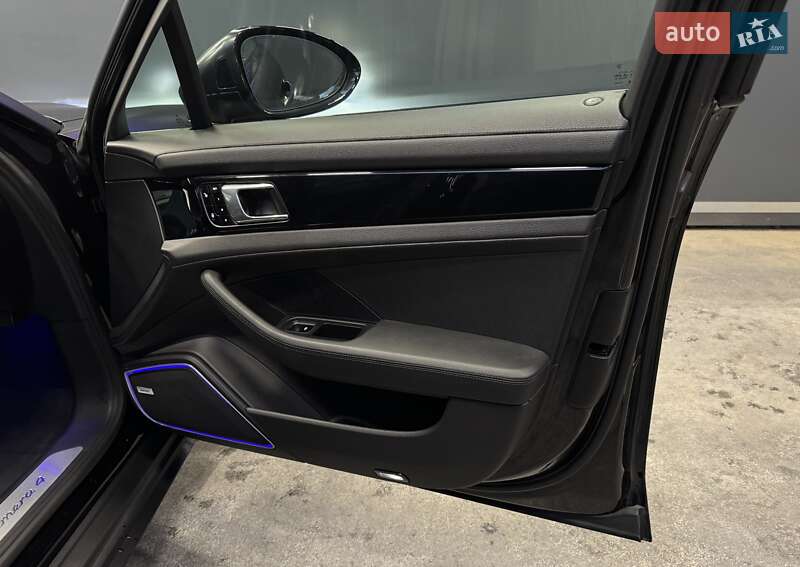 Фастбэк Porsche Panamera 2017 в Киеве