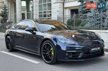 Фастбек Porsche Panamera 2020 в Києві