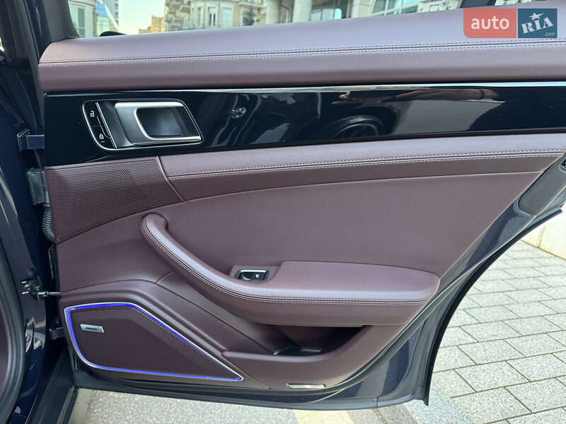 Фастбек Porsche Panamera 2020 в Києві