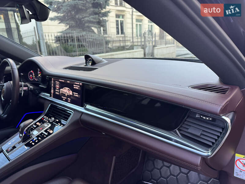 Фастбек Porsche Panamera 2020 в Києві