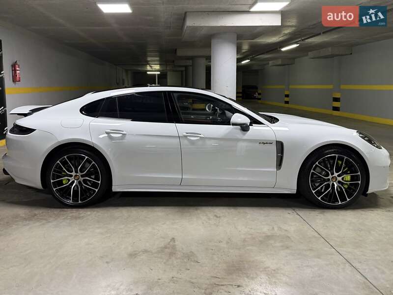 Фастбэк Porsche Panamera 2023 в Киеве фото 8 Фастбэк Porsche Panamera 2023 в Киеве