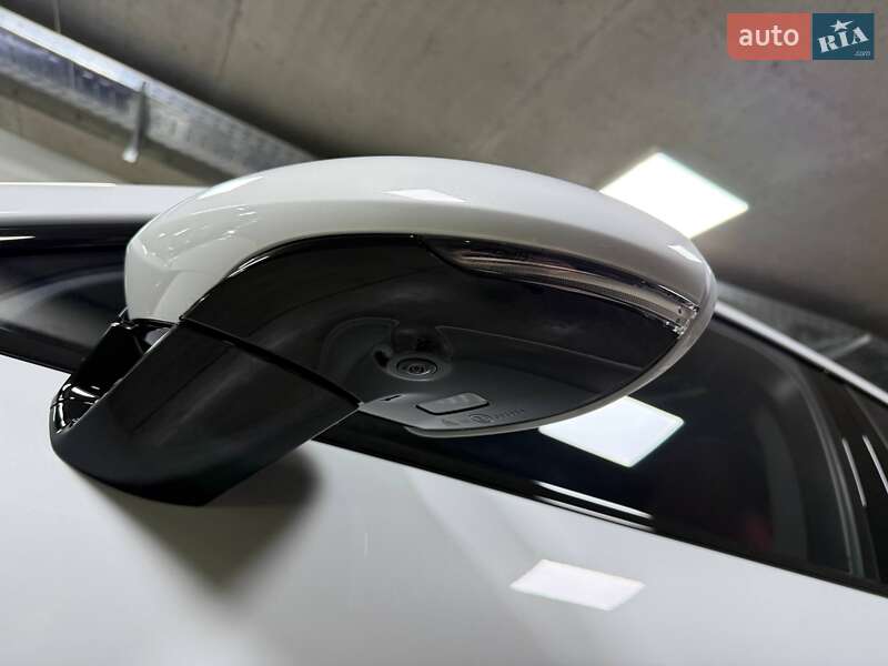 Фастбэк Porsche Panamera 2023 в Киеве фото 29 Фастбэк Porsche Panamera 2023 в Киеве