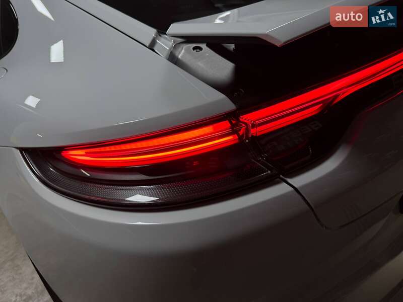Фастбэк Porsche Panamera 2023 в Киеве фото 33 Фастбэк Porsche Panamera 2023 в Киеве