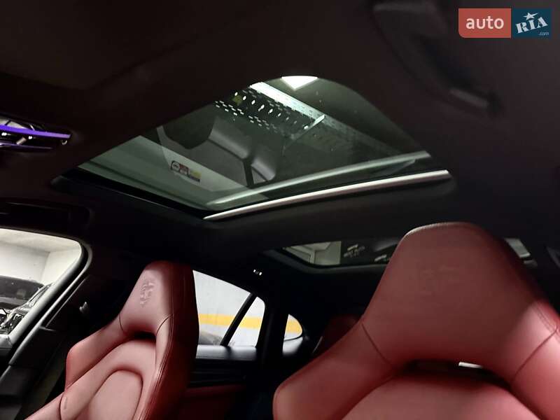 Фастбэк Porsche Panamera 2023 в Киеве фото 75 Фастбэк Porsche Panamera 2023 в Киеве