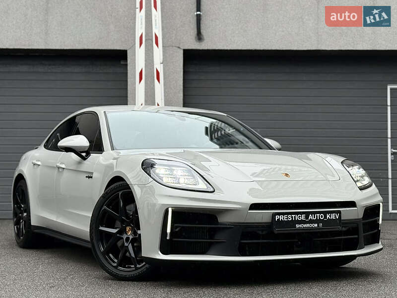 Фастбэк Porsche Panamera 2024 в Киеве