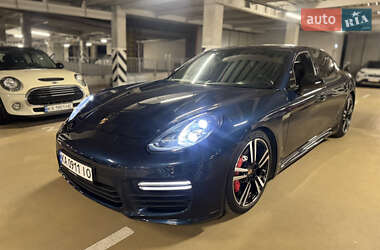 Фастбек Porsche Panamera 2013 в Києві