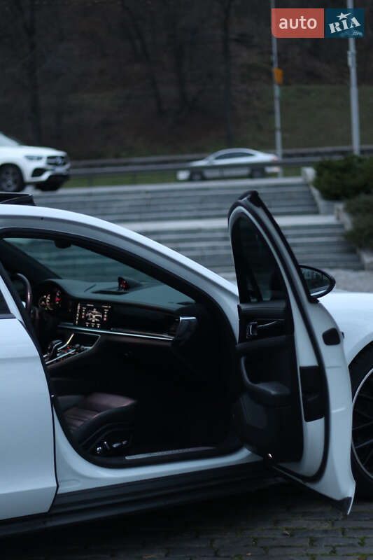 Фастбэк Porsche Panamera 2017 в Киеве фото 9 Фастбэк Porsche Panamera 2017 в Киеве